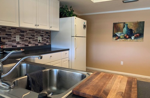 Cape Coral Villa | Beautiful south-facing pool villa on the saltwater canal in Cape Coral