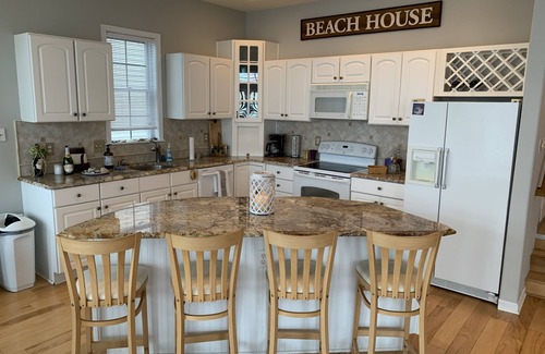 South End Condo | Beautiful Southend 1st Floor condo 1 block from the beach