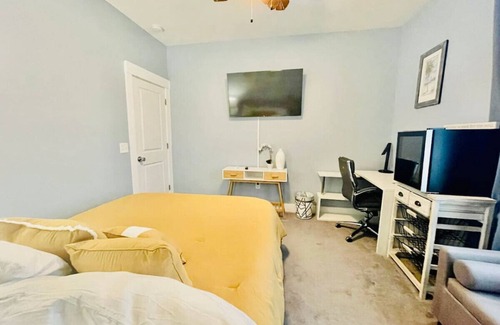 Lincolnville House | Beautiful Southern Charm! Private room/bath!