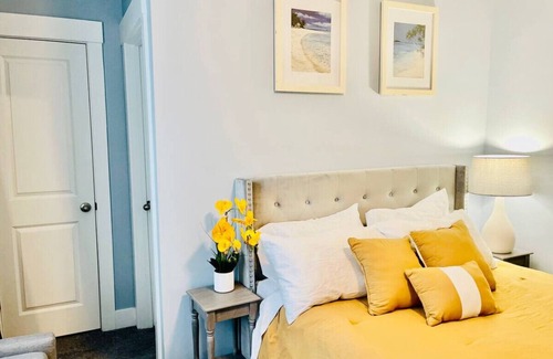 Lincolnville House | Beautiful Southern Charm! Private room/bath!
