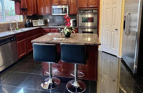 North Las Vegas House | Beautiful spacious house with lots of room for family and friends.