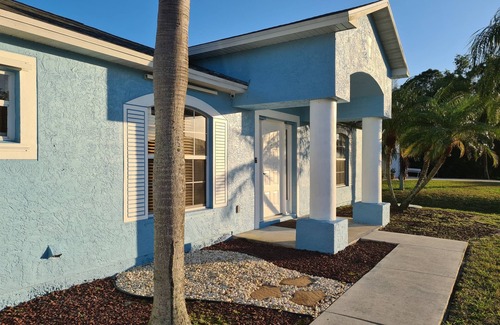 Port Saint Lucie House | Beautiful Spacious home with large heated Pool - Summer Fun and Winter Escapes