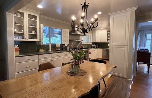 Orange House | Beautiful Spacious 4 Bdm home near Disney