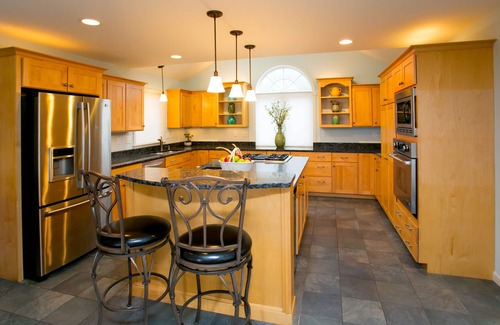 Winchester House | Beautiful, Spacious 5+ Bedroom House on Highland Lake with Spectacular views!