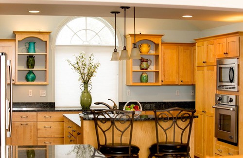 Winchester House | Beautiful, Spacious 5+ Bedroom House on Highland Lake with Spectacular views!