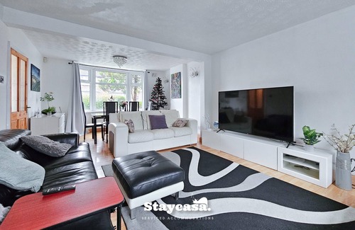 Burnage House | Beautiful Spacious 5bd House With Free Parking