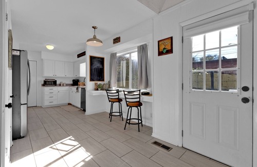 Antioch House | Beautiful, Spacious, and Delightful Abode Ideal for Large Groups!