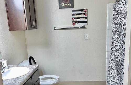 Oak Cliff Apartment | Beautiful Spacious Condo 10 min from Downtown Dallas
