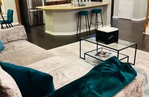 Cliftondale House | Beautiful Spacious Home In Atlanta with Content Area in a beautiful neighborhood