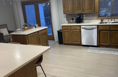 Appleton House | Beautiful spacious property 4 sleeping areas and 3 full baths can sleep up to 10