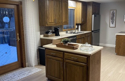 Appleton House | Beautiful spacious property 4 sleeping areas and 3 full baths can sleep up to 10