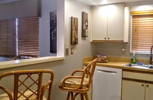 Venice Condo | Beautiful, Spacious, Quiet Condo with Garage close to Downtown Venice & Beach