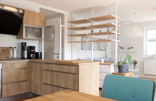Haarenesch Apartment | Beautiful, spacious, sunny apartment Oldenburg city center with own parking space