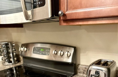 Clarkdale House | Beautiful Spacious Townhome Minutes from Atlanta Airport