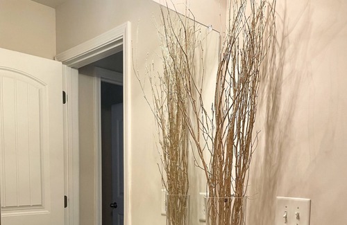 Clarkdale House | Beautiful Spacious Townhome Minutes from Atlanta Airport