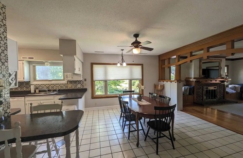 Des Moines Apartment | Beautiful & Spacious 2nd Floor Apartment