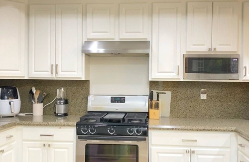 Studio City Condo | Beautiful , spacious Convenient and Contemporary Studio City condo