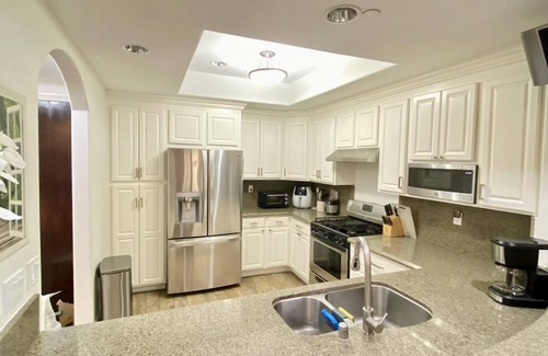 Studio City Condo | Beautiful , spacious Convenient and Contemporary Studio City condo