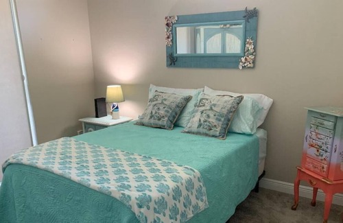 Rotonda Lakes House | Beautiful spacious 3 bedroom/ 2 bath pool home with an outdoor kitchen