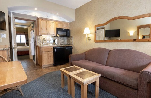 Olympic Valley Resort | Beautiful Squaw Valley resort, 2 separate units for December 24 and 25, 2023
