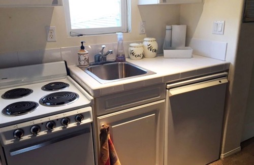 Cardiff-by-the-Sea Apartment | Beautiful Studio near the beach