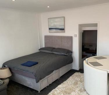 Milford Haven Apartment | Beautiful studio apartment