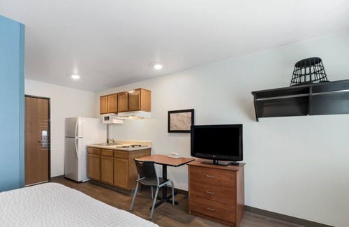 Azalea Park Apartment | Beautiful Studio apartment (420692) by Houzlet
