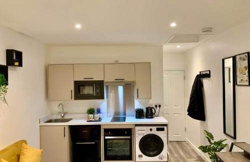 Erith Apartment | Beautiful Studio apartment in a house with parking