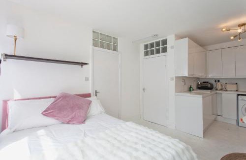 Haverstock Apartment | Beautiful studio Chalk Farm