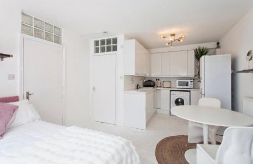 Haverstock Apartment | Beautiful studio Chalk Farm