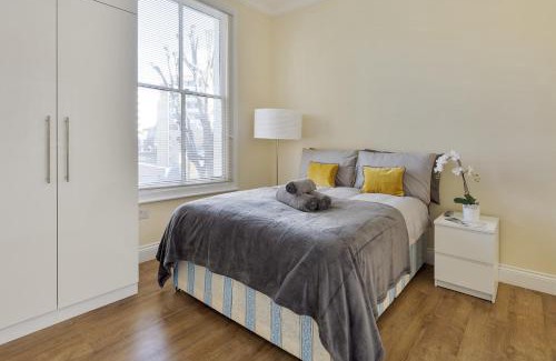 Shepherd's Bush Apartment | Beautiful Studio Flat - Shepherds Bush Westfield
