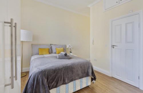 Shepherd's Bush Apartment | Beautiful Studio Flat - Shepherds Bush Westfield