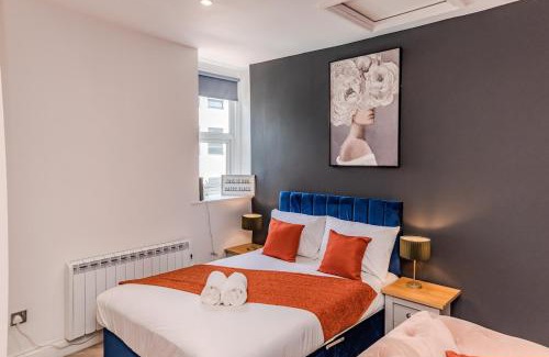 Montpelier Apartment | Beautiful Studio Next to Beach & Shopping Centre