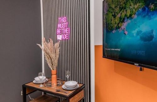 Montpelier Apartment | Beautiful Studio Next to Beach & Shopping Centre
