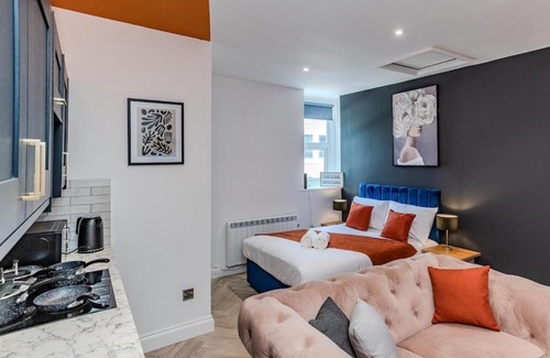 Montpelier Apartment | Beautiful Studio Next to Beach & Shopping Center