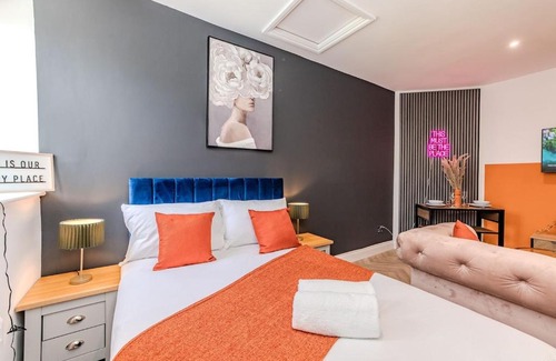 Montpelier Apartment | Beautiful Studio Next to Beach & Shopping Center
