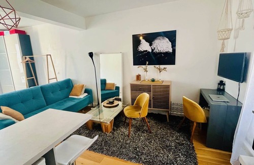 Quartier du Pont-de-Flandre Apartment | Beautiful studio near Canal Saint-Denis