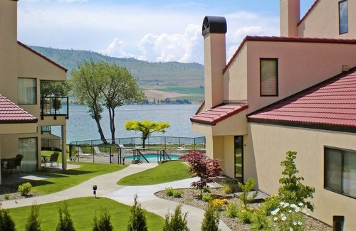 Chelan Apartment | Beautiful studio unit at resort, sleeps 2