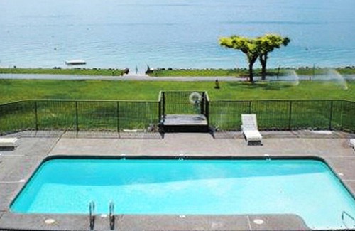 Chelan Apartment | Beautiful studio unit at resort, sleeps 2
