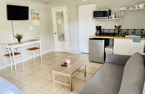 Jacksonville Apartment | Beautiful Studio! Very peaceful, very safe!n