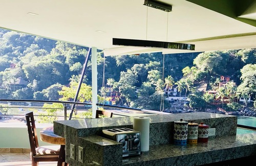 Boca de Tomatlan House | Beautiful Suite With a Full Kitchen With Amazing Views of the Beach, and Forest