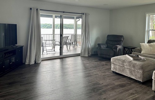 Markesan House | Beautiful Sunsets on Little Green Lake!
