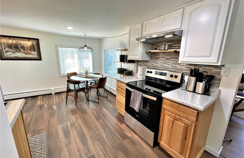 Winter Cottage | Beautiful sunsets, water access, close to trails, Wi-Fi, sml dogs
