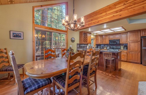 Truckee House | Beautiful Tahoe Donner 4 Bedroom, Perfect Family Rental Home near Donner Lake