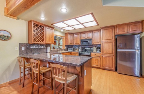 Truckee House | Beautiful Tahoe Donner 4 Bedroom, Perfect Family Rental Home near Donner Lake
