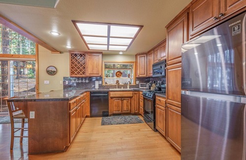 Truckee House | Beautiful Tahoe Donner 4 Bedroom, Perfect Family Rental Home near Donner Lake