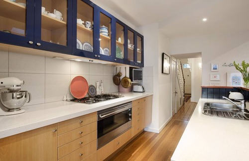 Albert Park House | Beautiful Terrace House in Fabulous Albert Park
