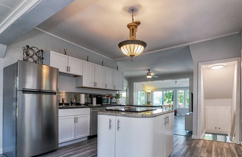 Point Comfort Okauchee House | Beautiful THREE bedroom, 2.5 bath Lake Home!!