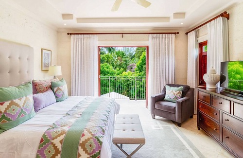 Gibbes Apartment | Beautiful Three Bedroom Townhouse