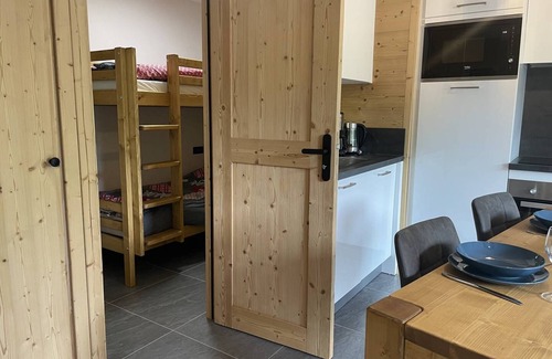 Saint-Sorlin-d'Arves Apartment | Beautiful top of the range 4-person flat in the heart of the village
